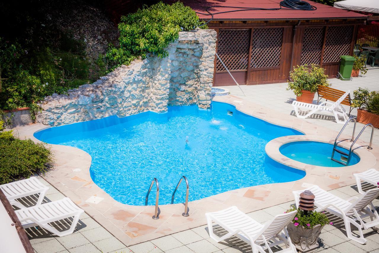 Hotel Ulisse Carpegna Buitenkant foto